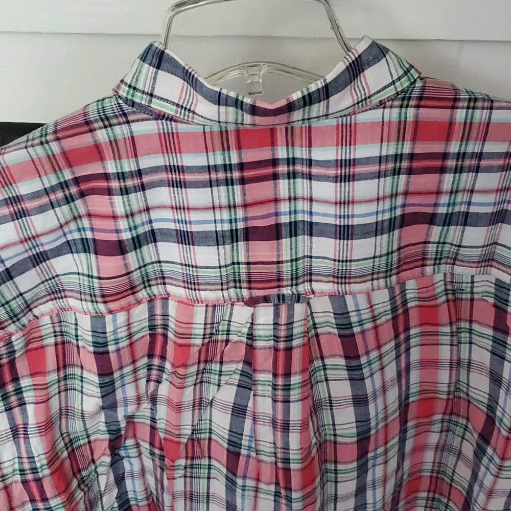 IZOD plaid short sleeve shirt. - Picture 9 of 10